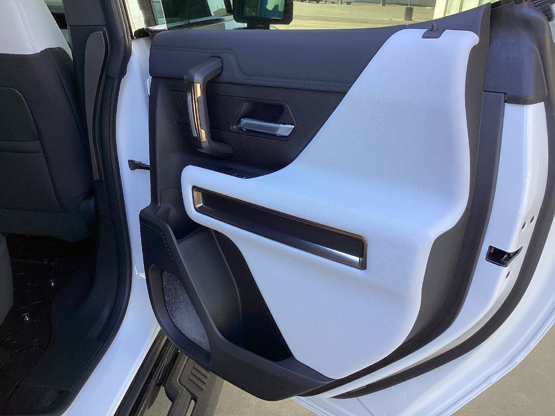 New 2025 GMC Hummer EV 2X AWD/4WD image 15