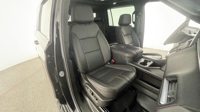 Used 2022 Chevrolet Suburban RST w/ Luxury Package image 51