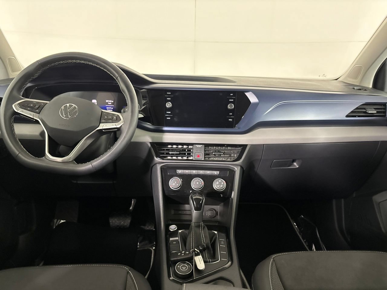 Used 2023 Volkswagen Taos SE w/ Panoramic Sunroof Package AWD/4WD image 25