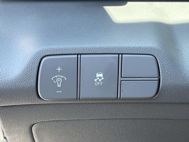 Used 2025 Hyundai Elantra Sport image 24