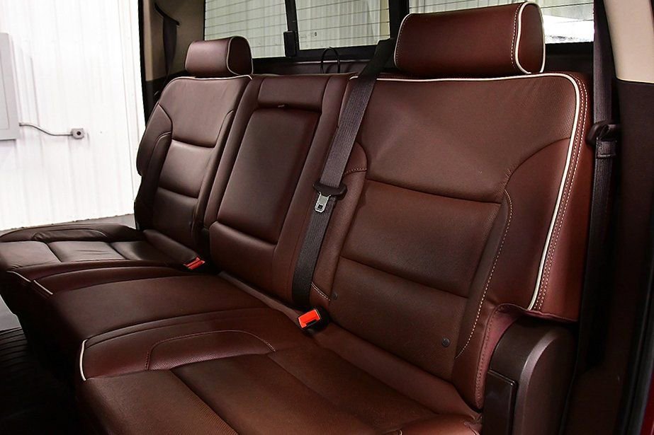 Used 2016 Chevrolet Silverado 3500 High Country w/ Duramax Plus Package image 30