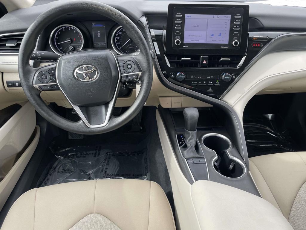 Used 2024 Toyota Camry LE image 25