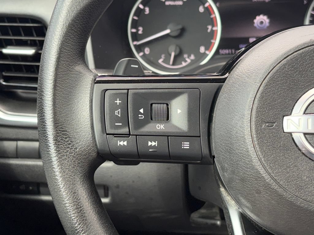 Used 2022 Nissan Rogue SV FWD image 12