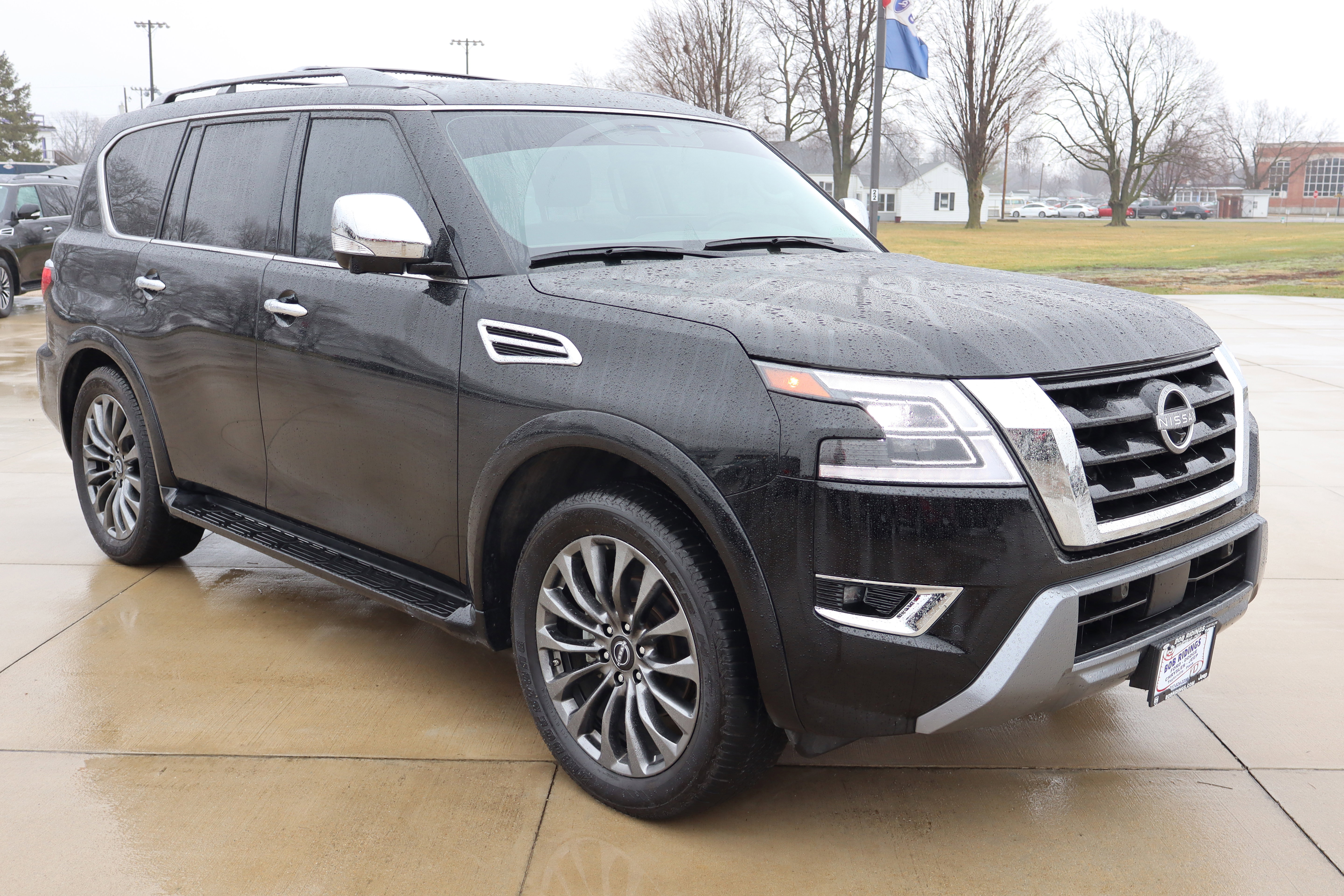 Used 2024 Nissan Armada Platinum w/ Captain's Chairs Package image 4