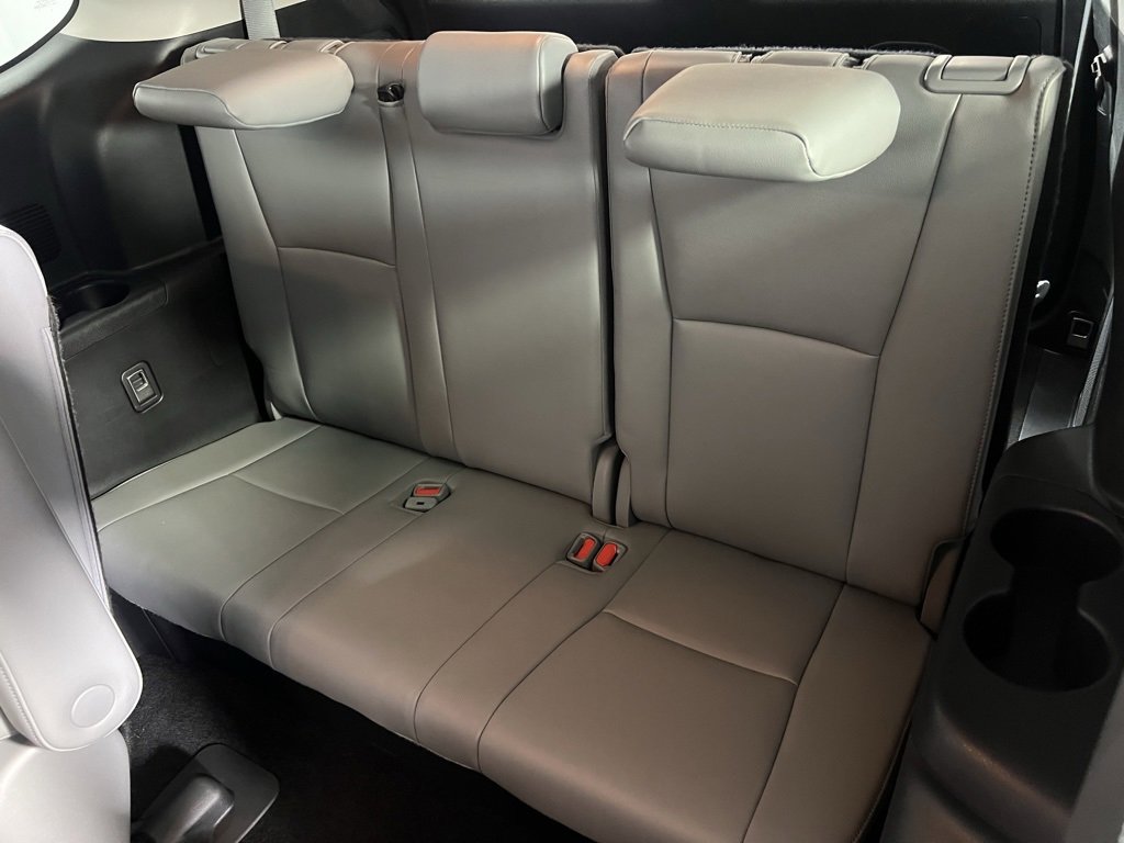 Used 2023 Toyota Highlander Limited image 33