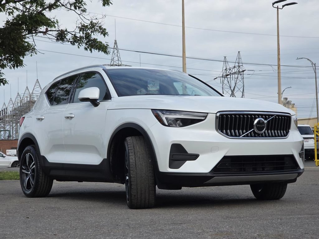Used 2024 Volvo XC40 B5 Core AWD/4WD image 14
