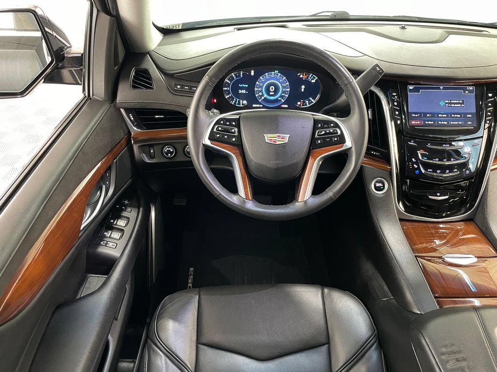 Used 2017 Cadillac Escalade Luxury AWD/4WD image 30