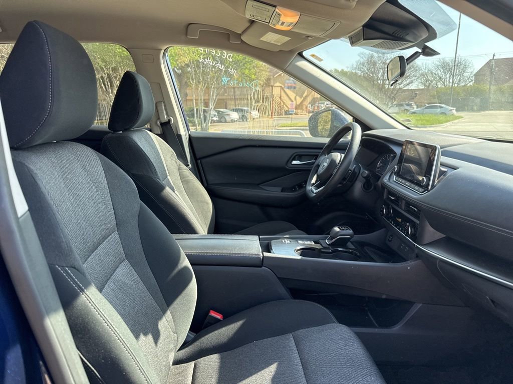 Used 2024 Nissan Rogue SV image 9