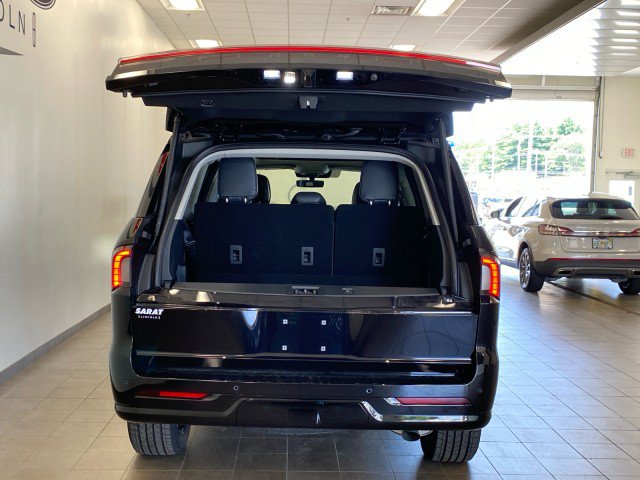 New 2027 Lincoln Navigator Reserve AWD/4WD image 7