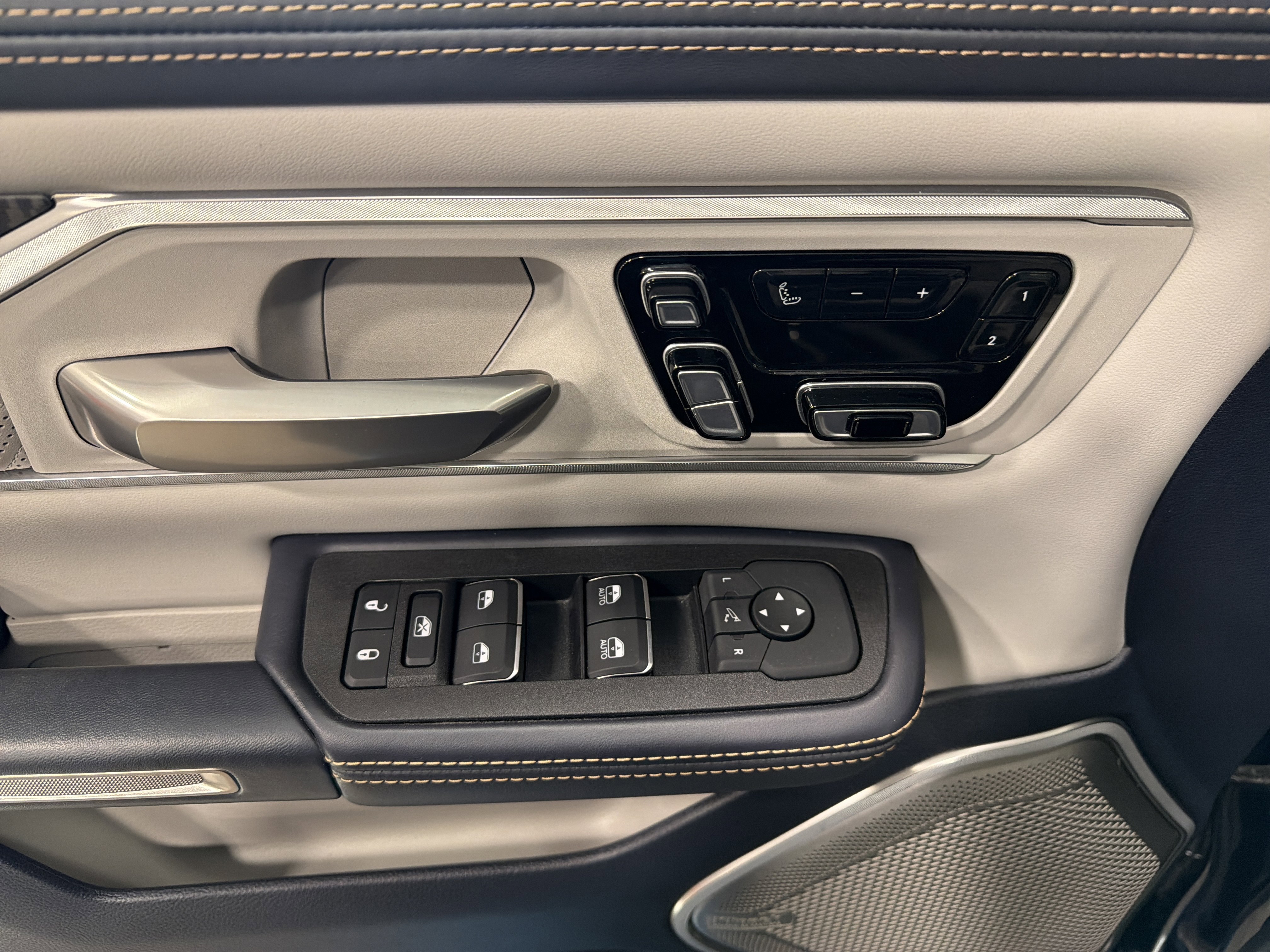 Used 2025 RAM 1500 Tungsten image 23