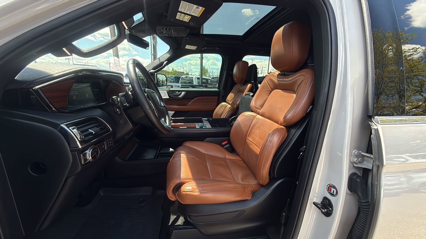 Used 2020 Lincoln Navigator Reserve w/ Equipment Group 208A Reserve AWD/4WD image 19