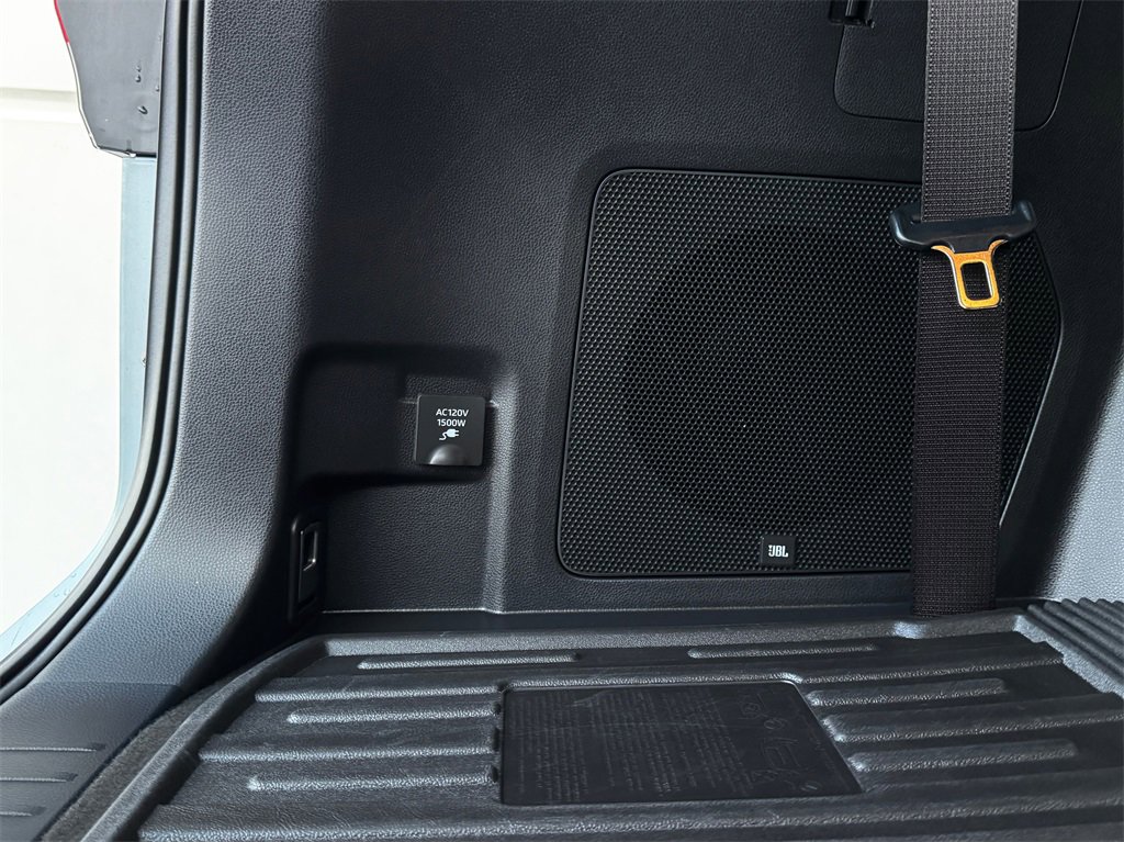 Used 2023 Toyota Highlander Platinum image 30