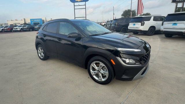 Used 2023 Hyundai Kona SEL AWD/4WD image 2