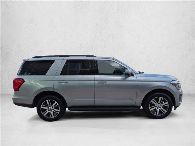 Used 2024 Ford Expedition XLT RWD image 4