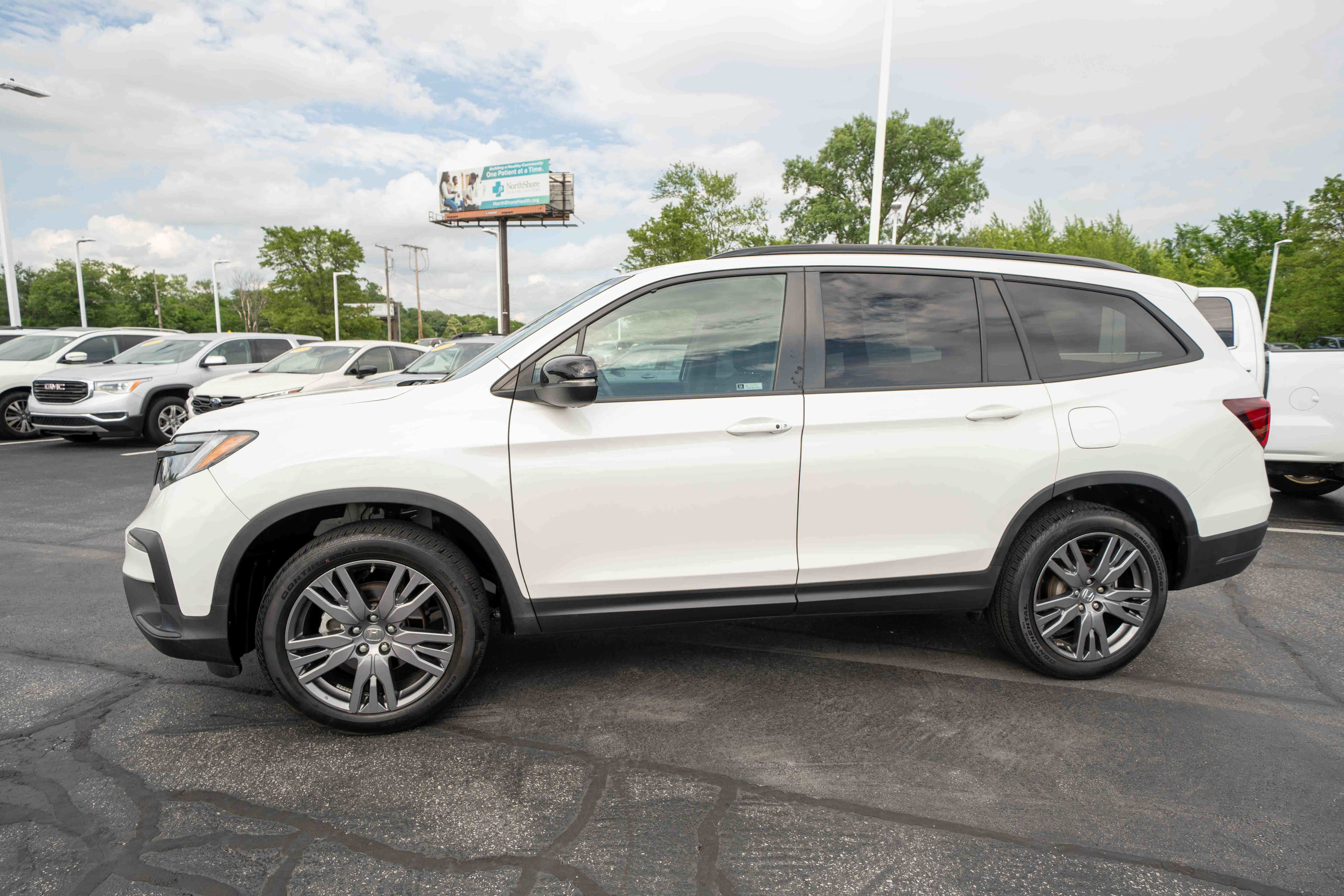 Used 2022 Honda Pilot Sport image 3