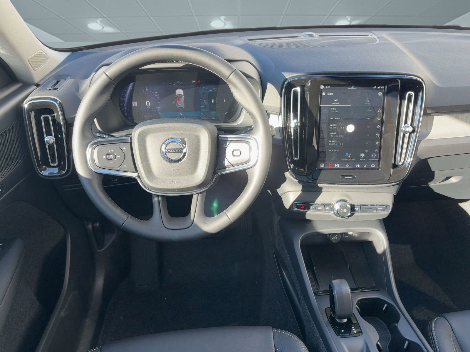 New 2026 Volvo XC40 B5 Core w/ Climate Package image 26