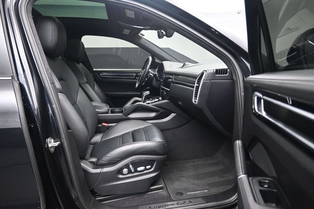 Used 2021 Porsche Cayenne GTS AWD/4WD image 26