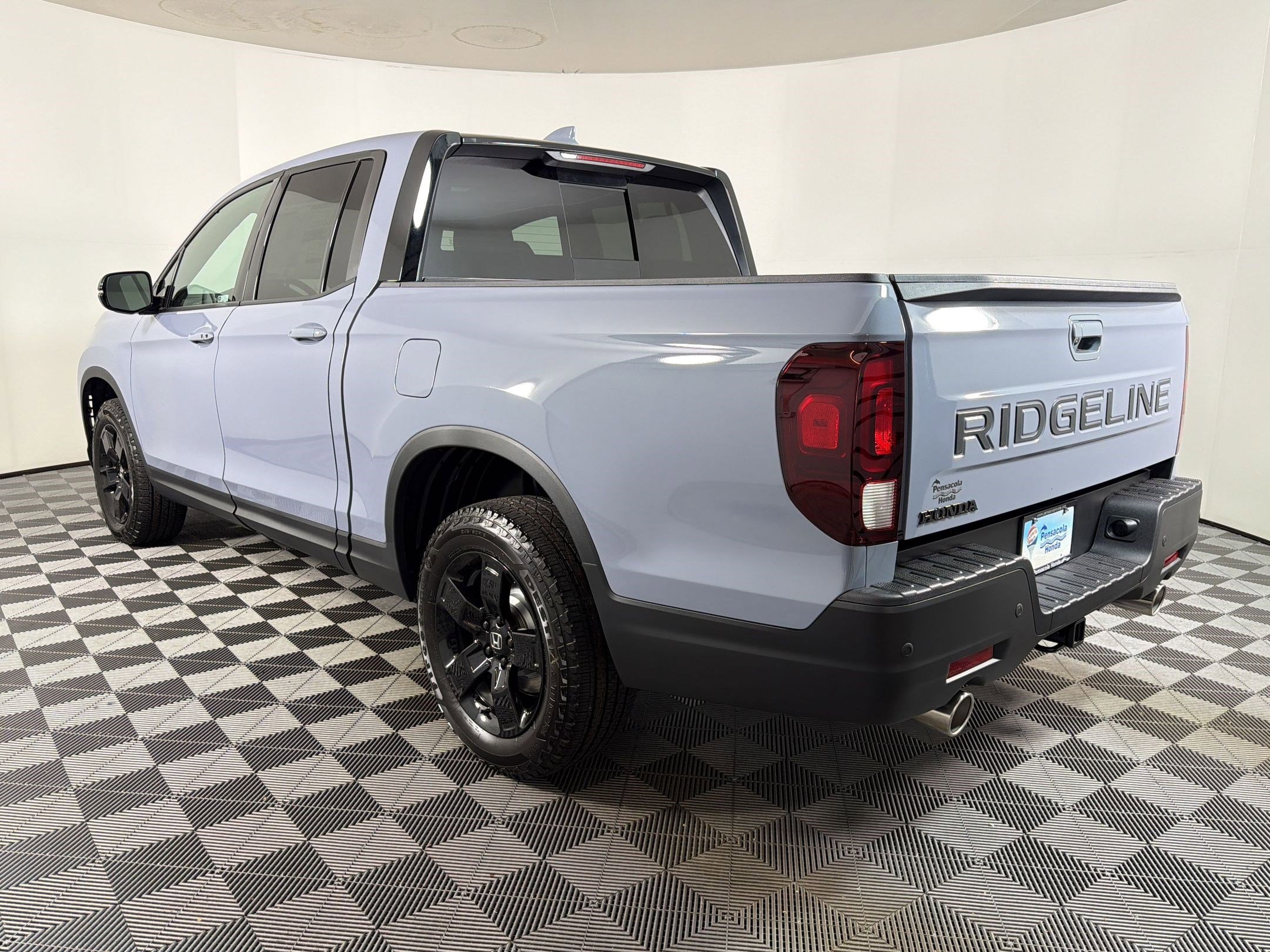 New 2026 Honda Ridgeline Black Edition image 2