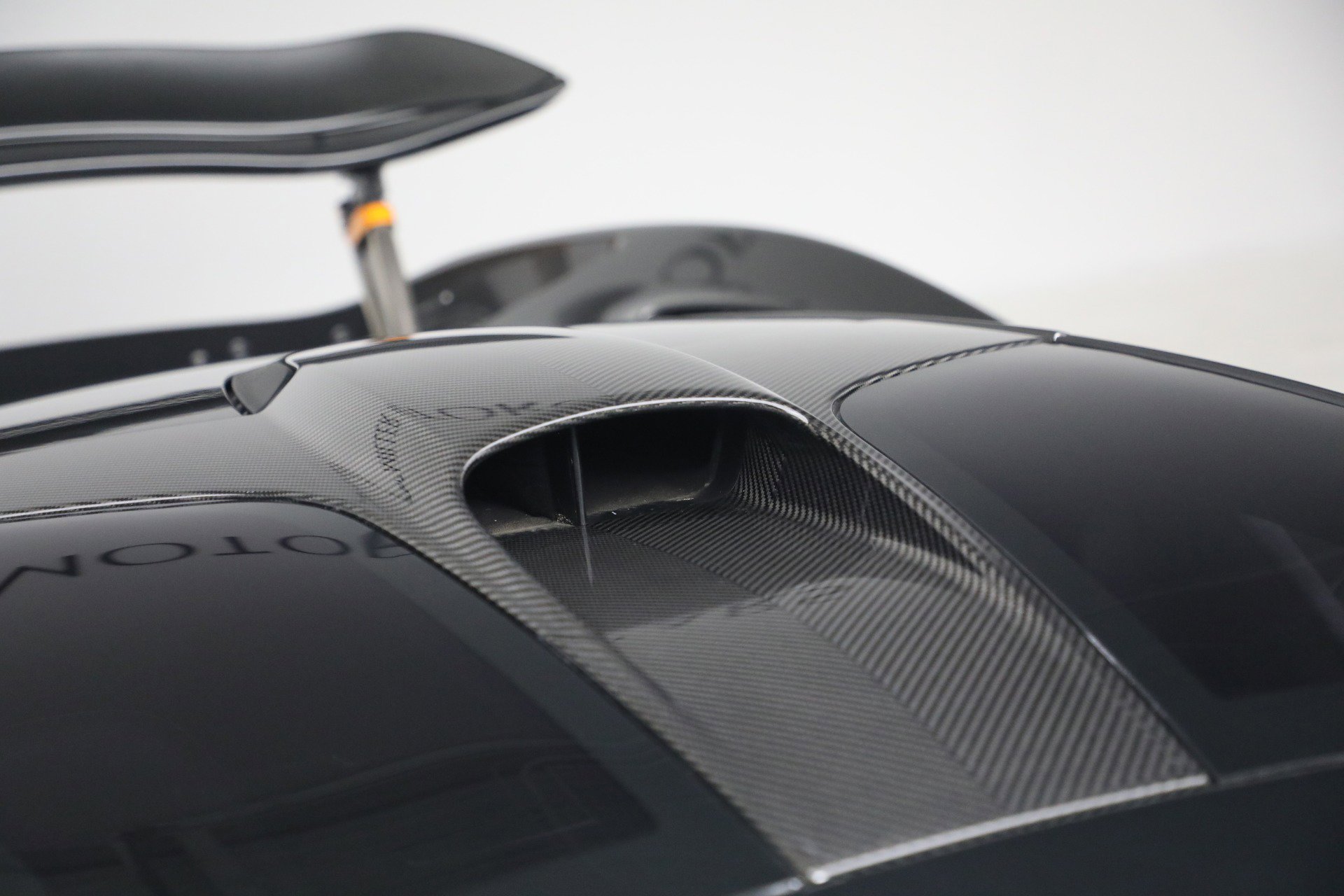 Used 2014 McLaren P1 image 47