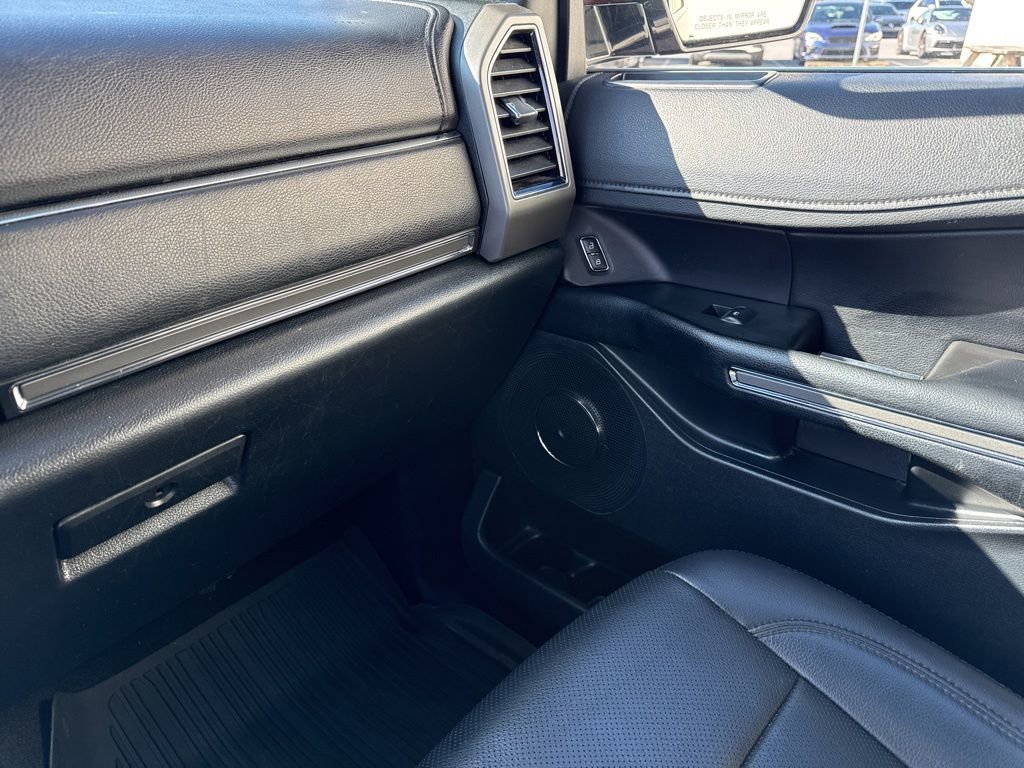 Used 2021 Ford Expedition XLT image 29