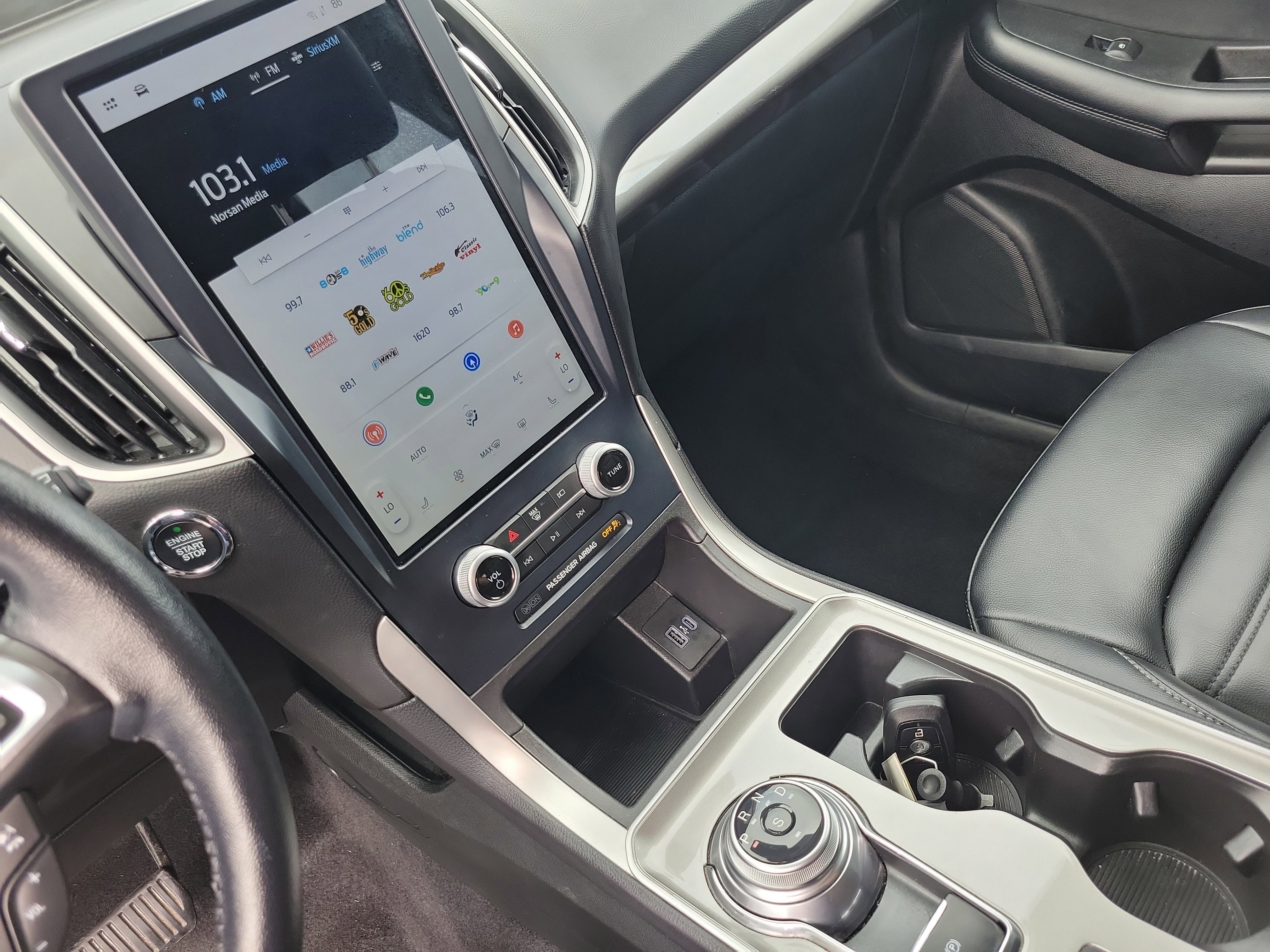 Used 2023 Ford Edge SEL image 25