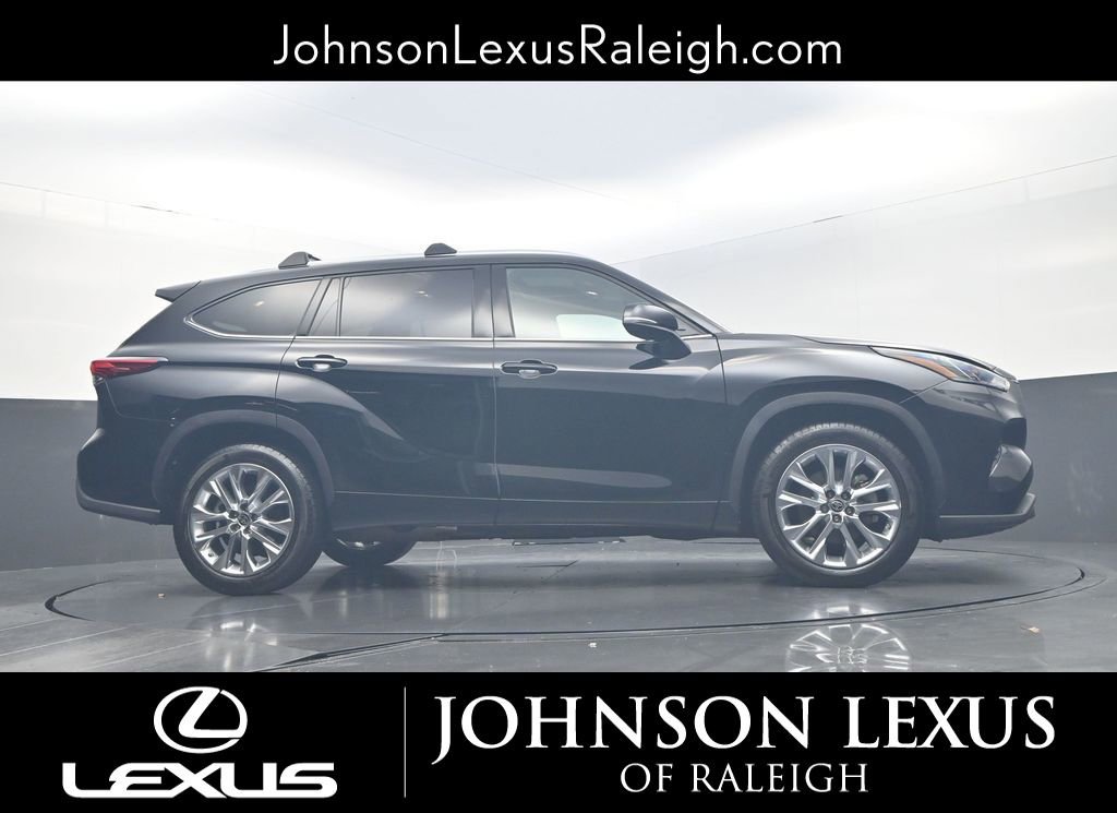 Used 2021 Toyota Highlander Limited image 21