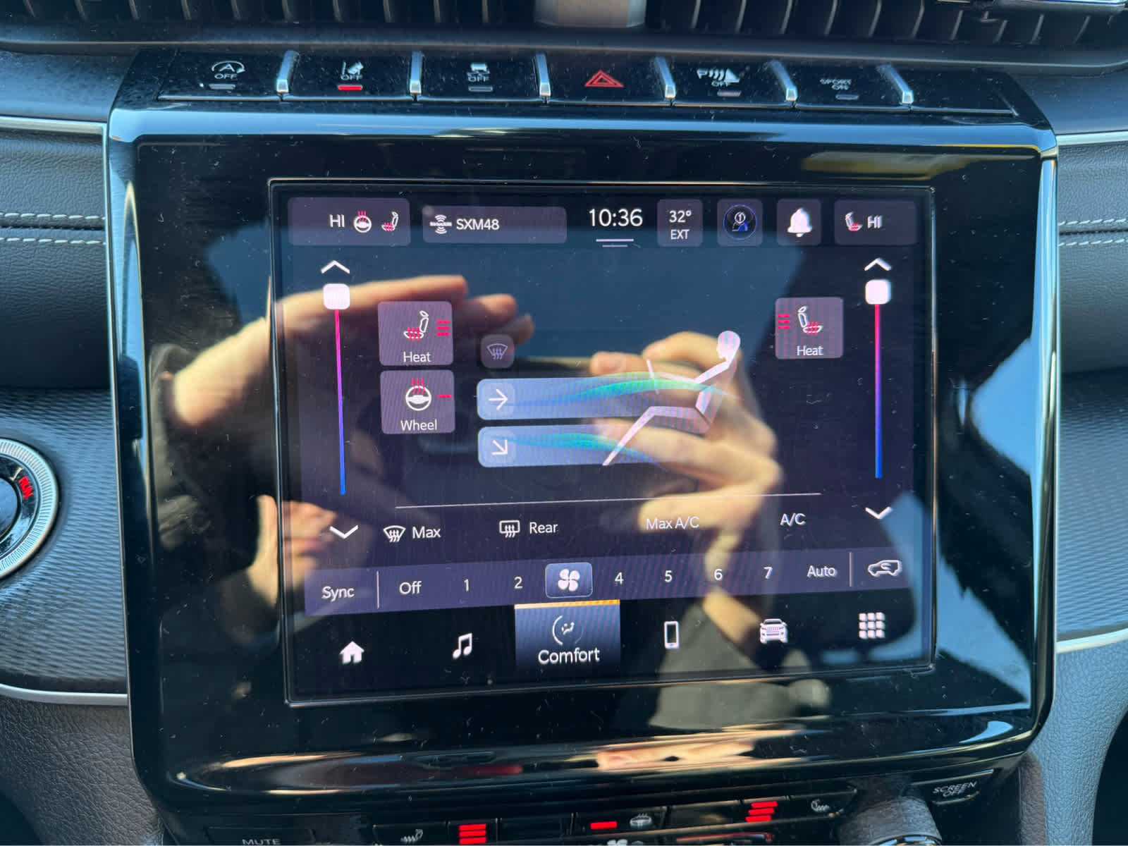 Used 2025 Jeep Grand Cherokee Altitude image 19