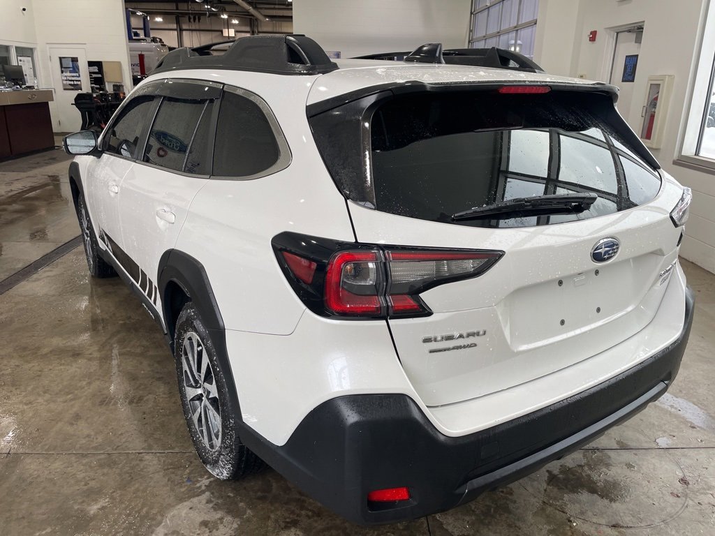 Used 2023 Subaru Outback Premium image 7