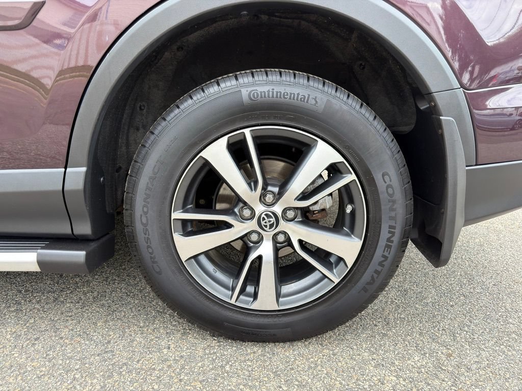 Used 2018 Toyota RAV4 XLE AWD/4WD image 39