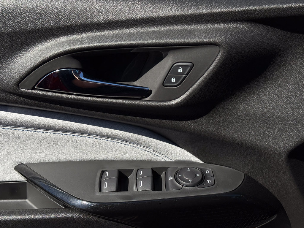 New 2026 Chevrolet Trax LT w/ Midnight Edition FWD image 16