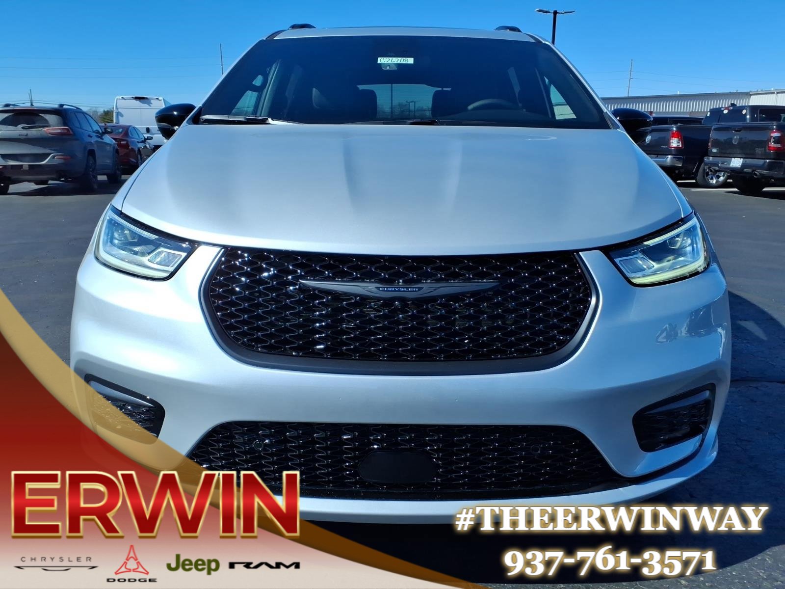 New 2026 Chrysler Pacifica Limited w/ S Appearance Package image 2