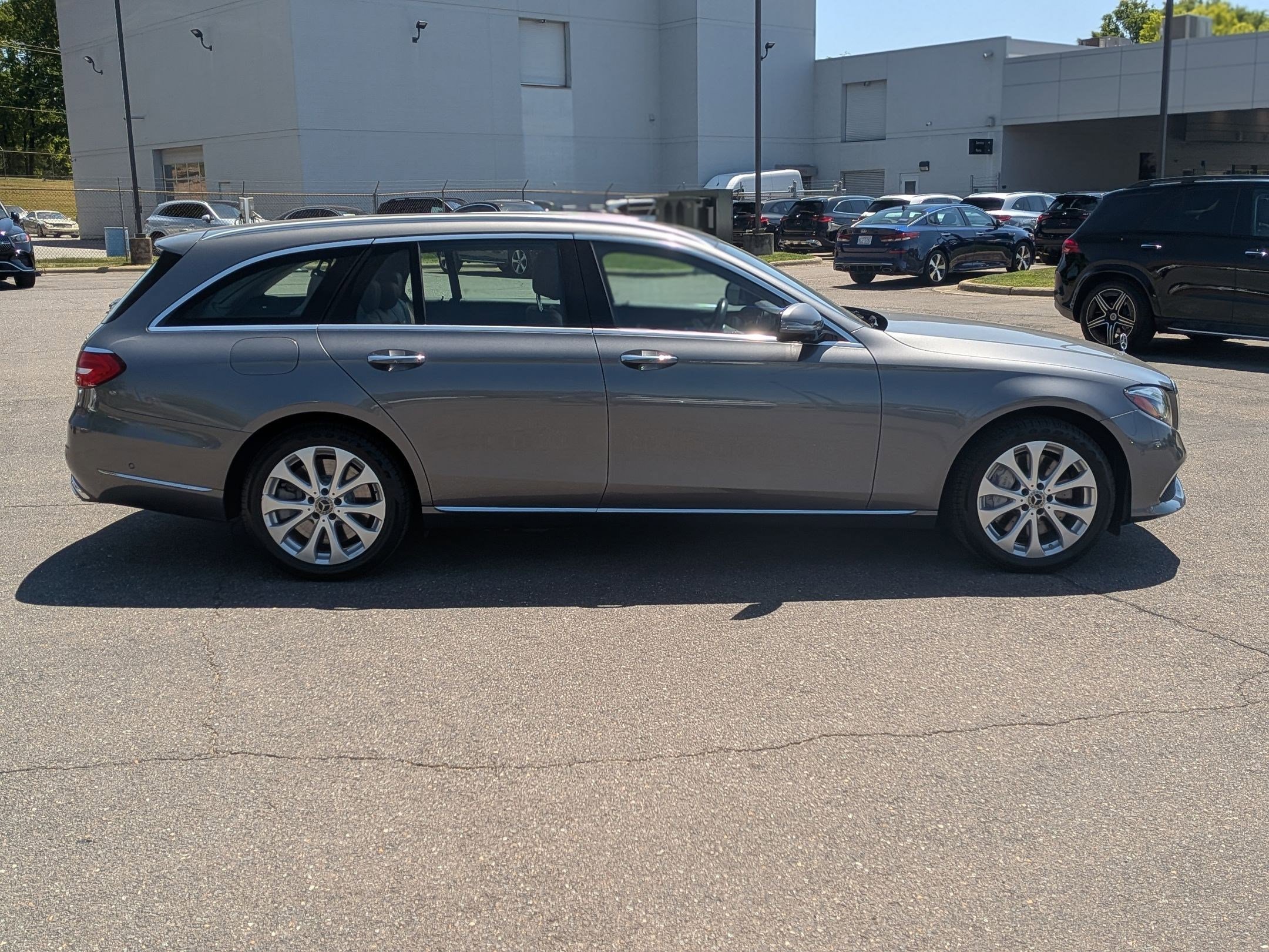 Used 2019 Mercedes-Benz E 450 4MATIC Wagon image 2
