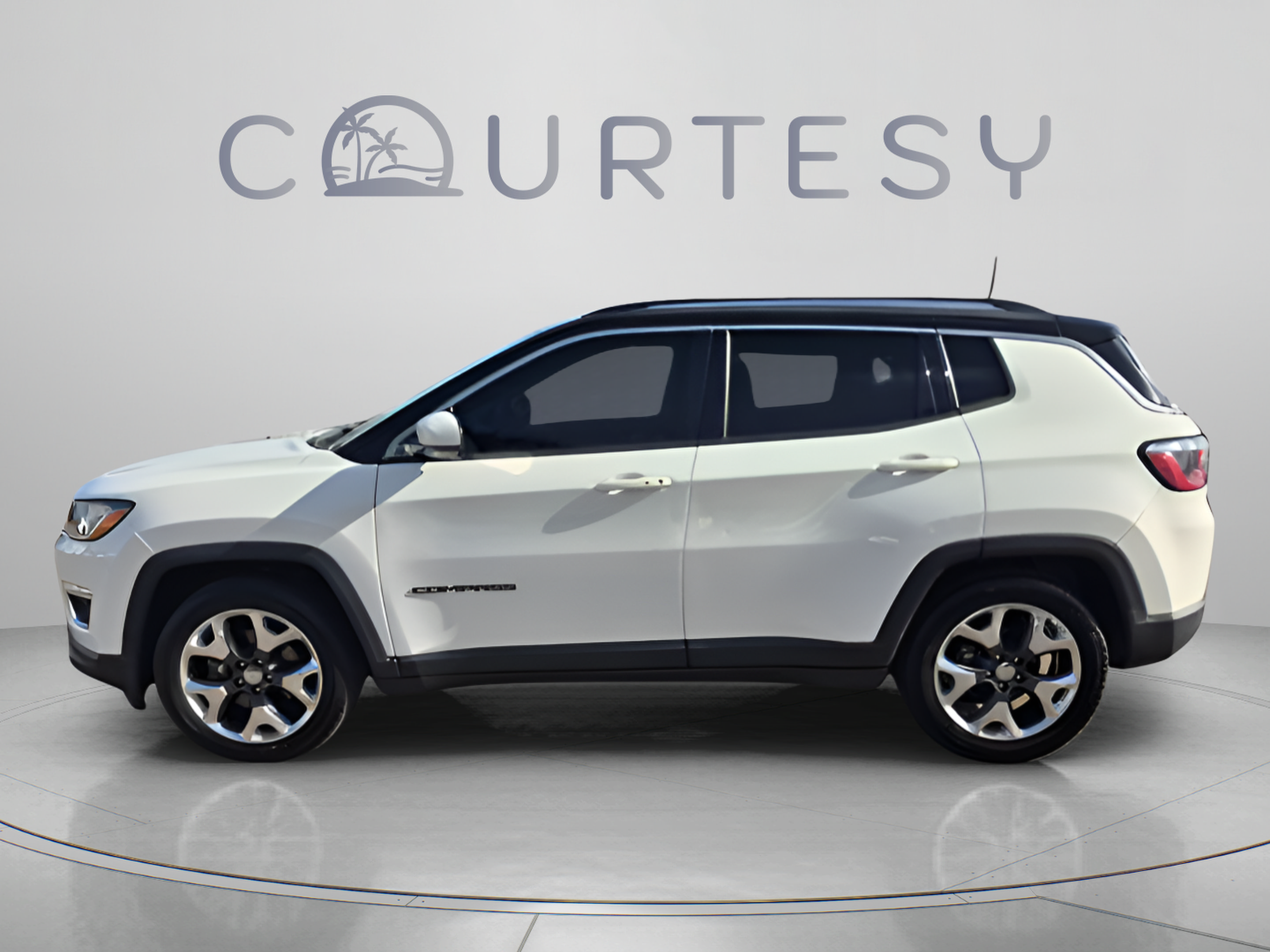 Used 2020 Jeep Compass Limited FWD image 2