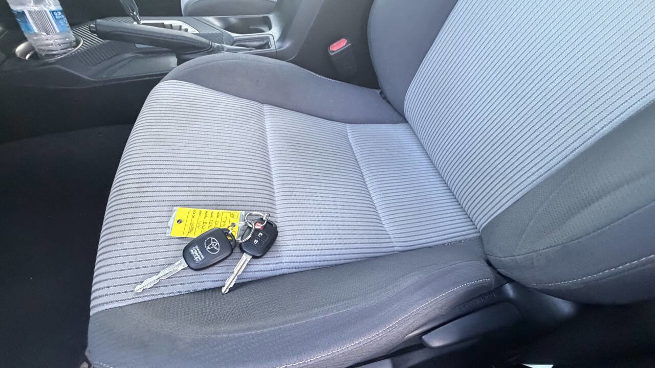 Used 2013 Toyota RAV4 XLE image 21