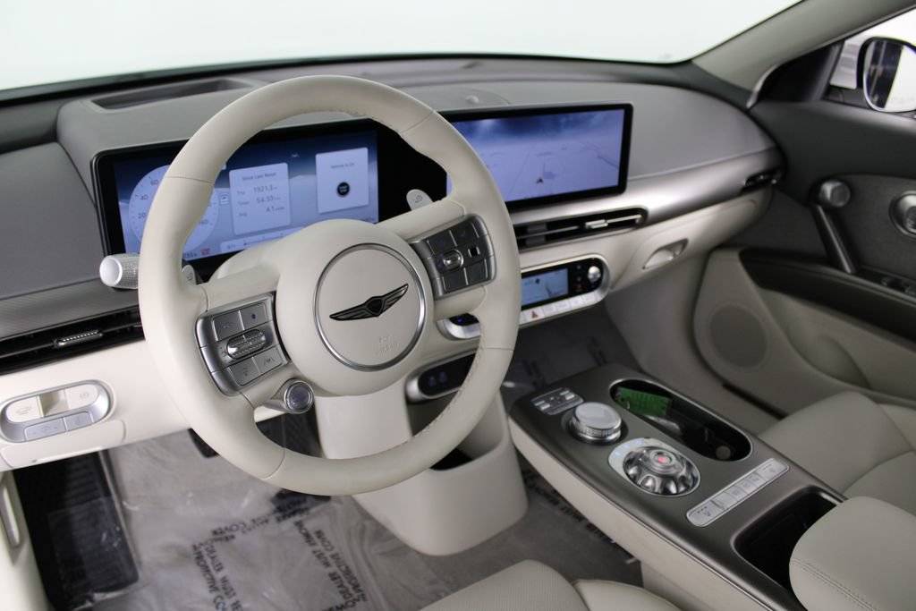 Used 2025 Genesis GV60 RWD image 16