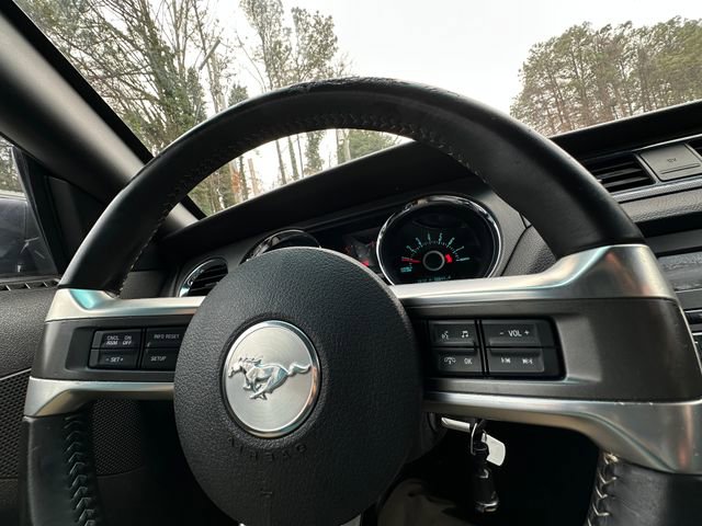 Used 2013 Ford Mustang Coupe RWD image 17