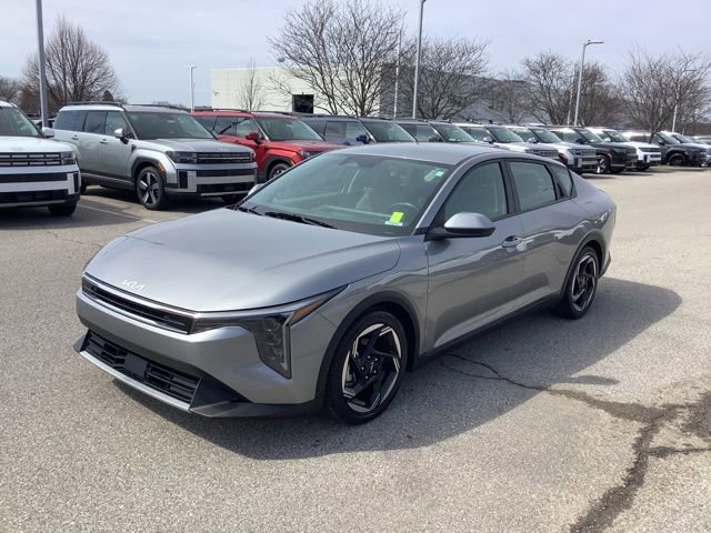 Used 2025 Kia K4 EX image 1