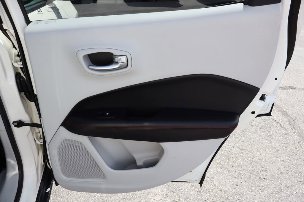 Used 2017 Jeep Compass Limited w/ Navigation Group AWD/4WD image 33