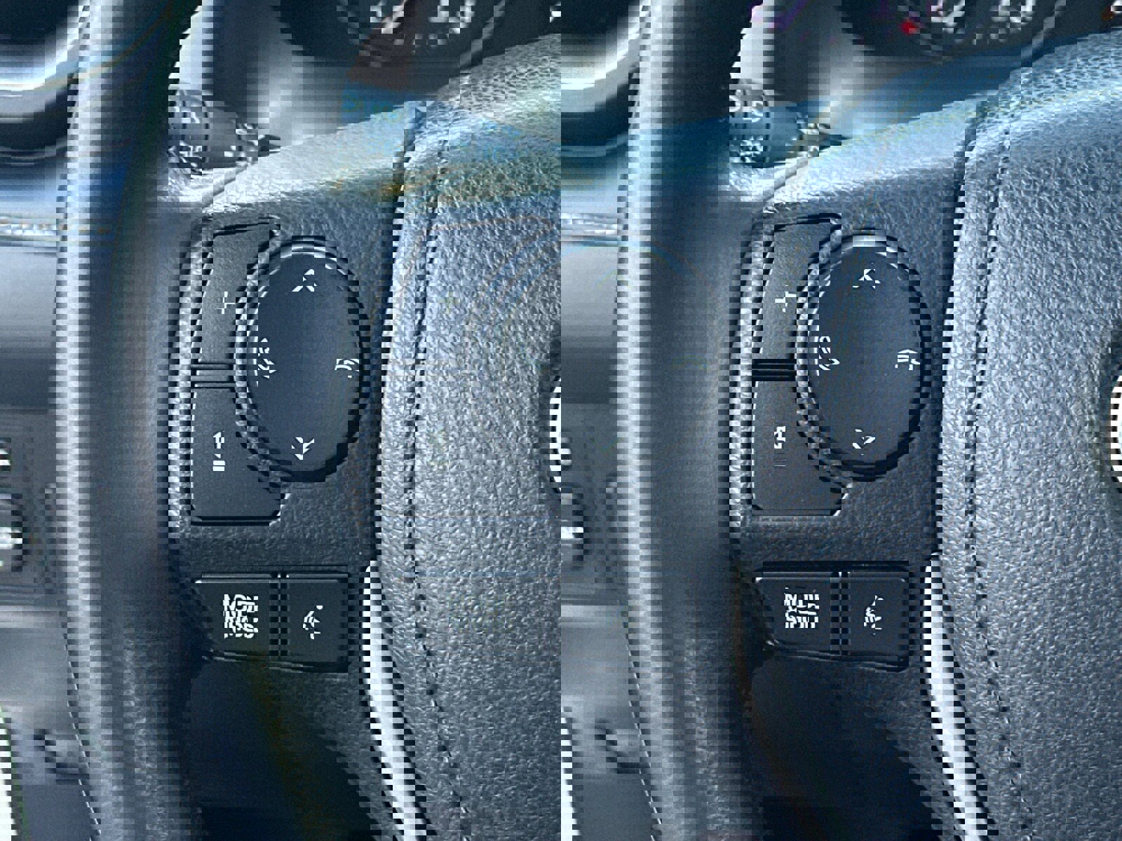 Used 2018 Toyota RAV4 XLE image 25