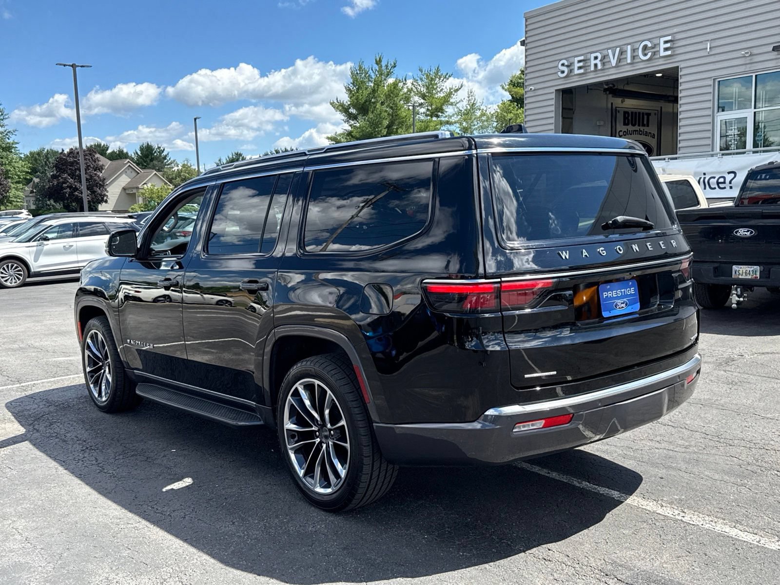 Used 2022 Jeep Wagoneer Series II w/ Premium Group I AWD/4WD image 4