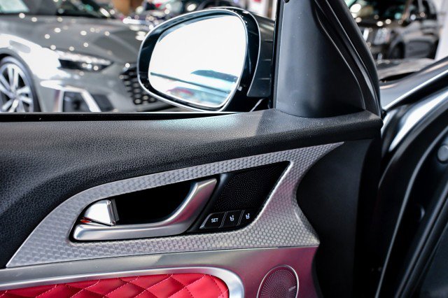 Used 2022 Genesis G70 3.3T Launch Edition image 17