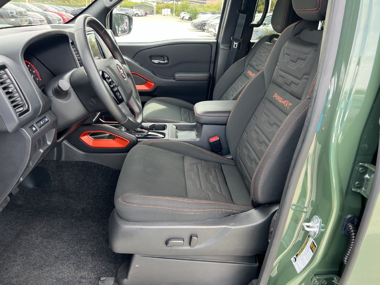 Used 2024 Nissan Frontier PRO-4X w/ Technology Package AWD/4WD image 9