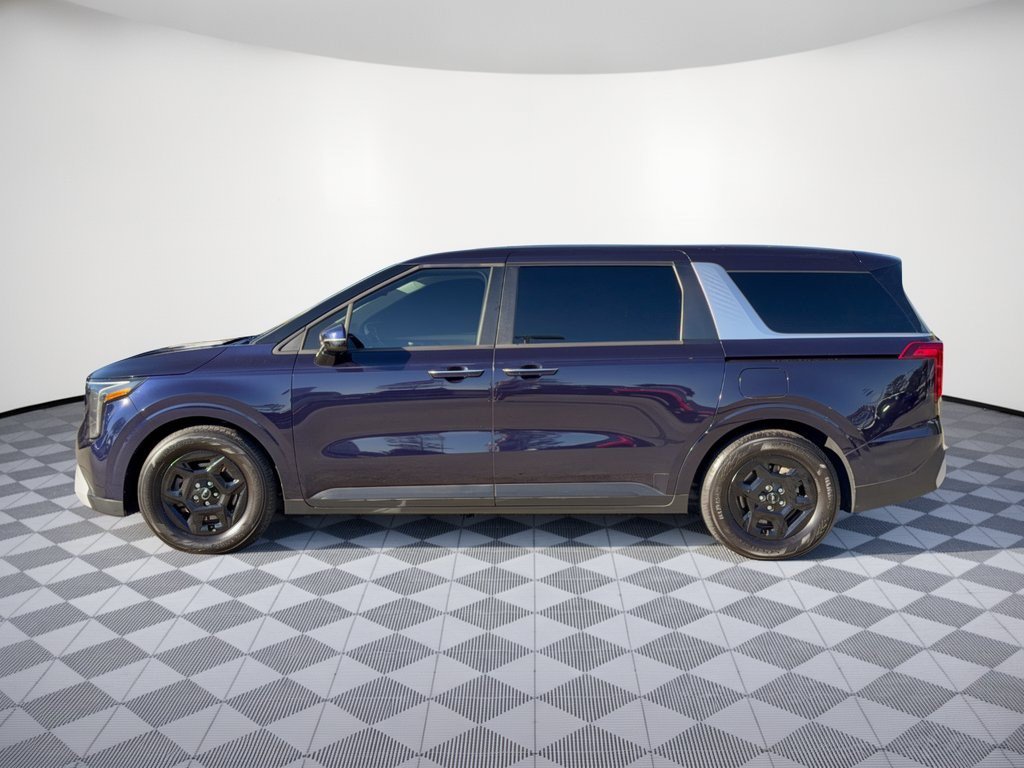 Used 2025 Kia Carnival FWD image 2