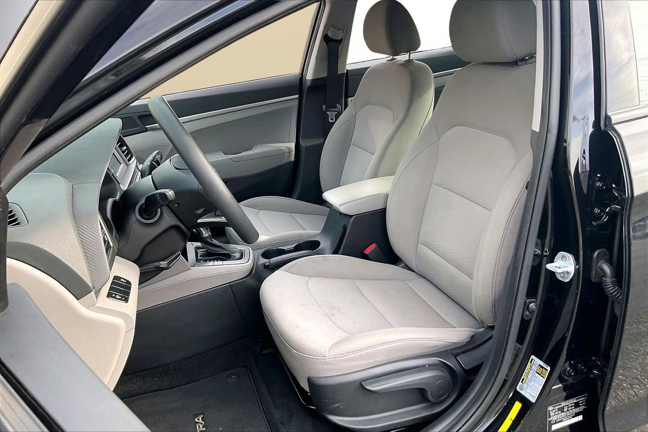 Used 2019 Hyundai Elantra SE image 20