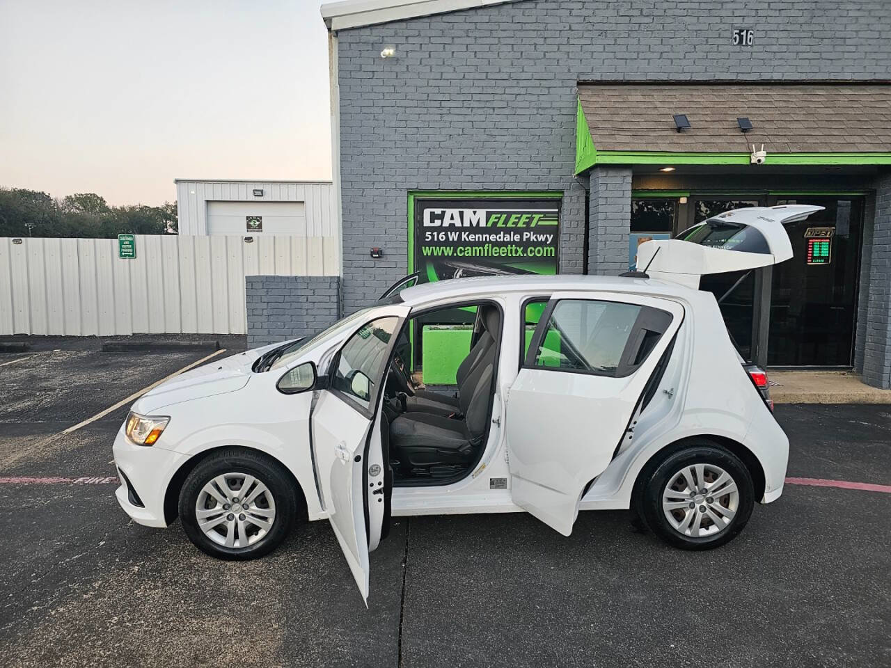 Used 2017 Chevrolet Sonic LT image 40