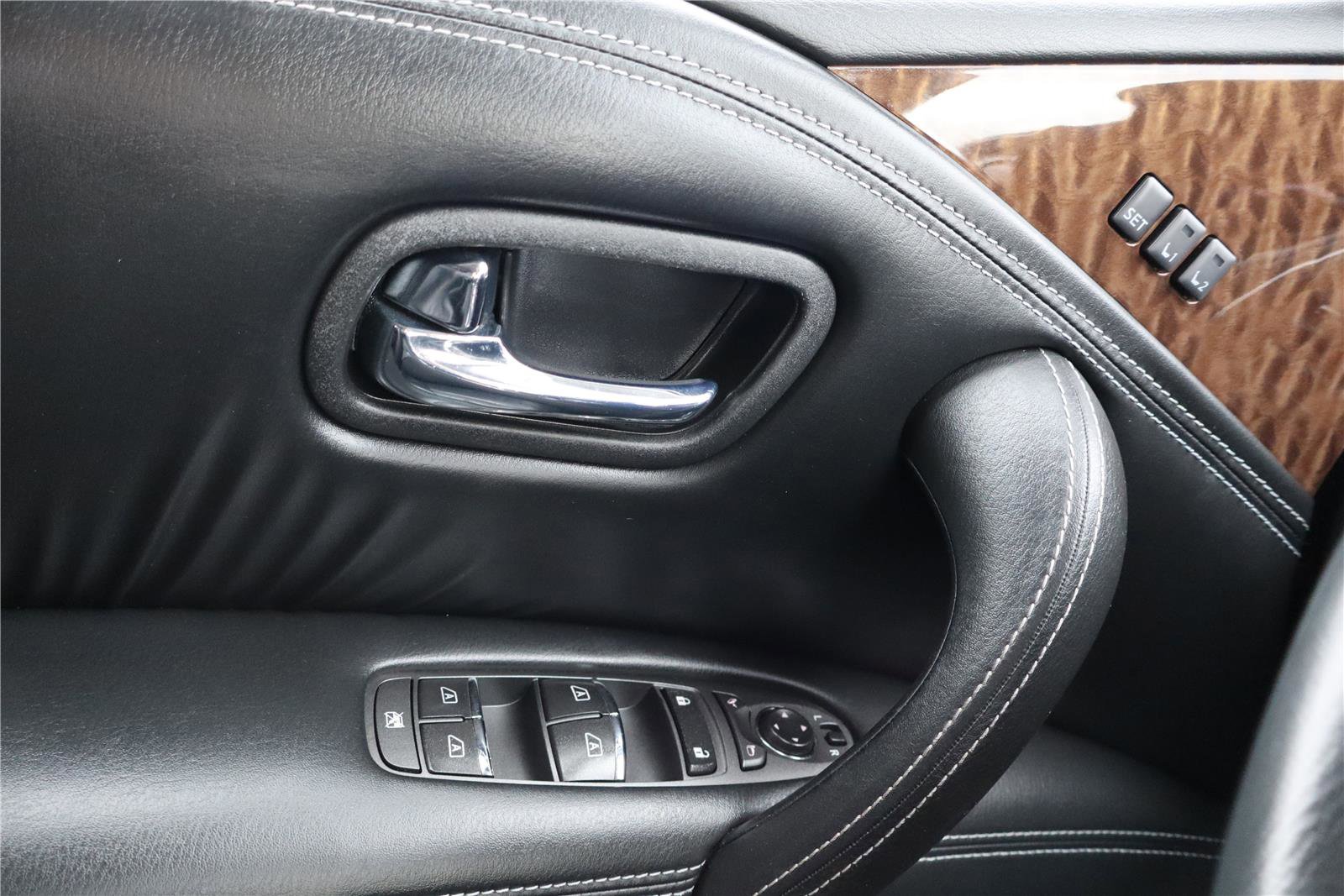 Used 2018 Nissan Armada Platinum w/ Interior Lighting Package image 14