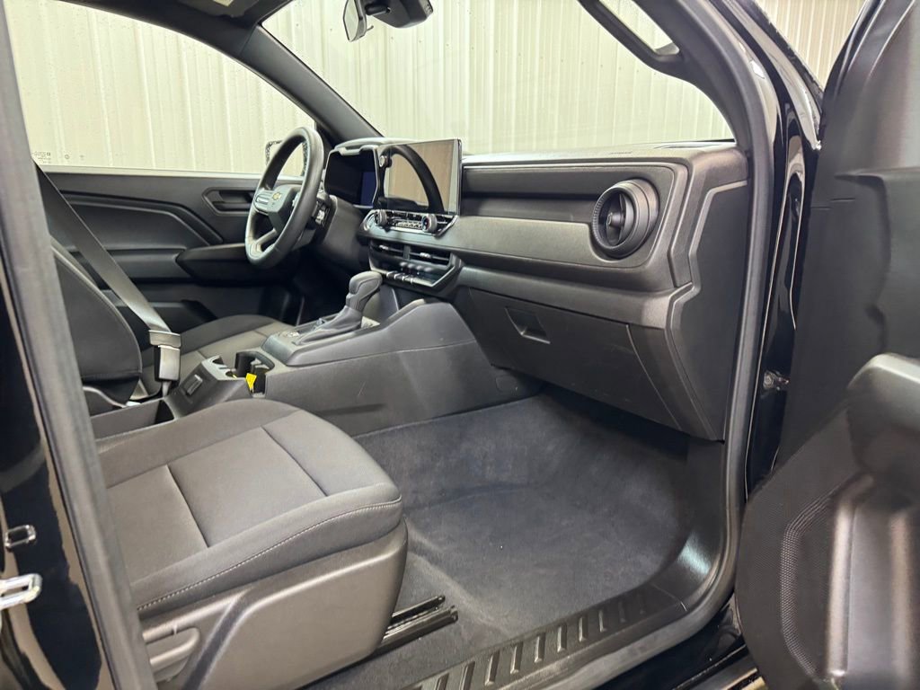 Used 2024 Chevrolet Colorado W/T image 25
