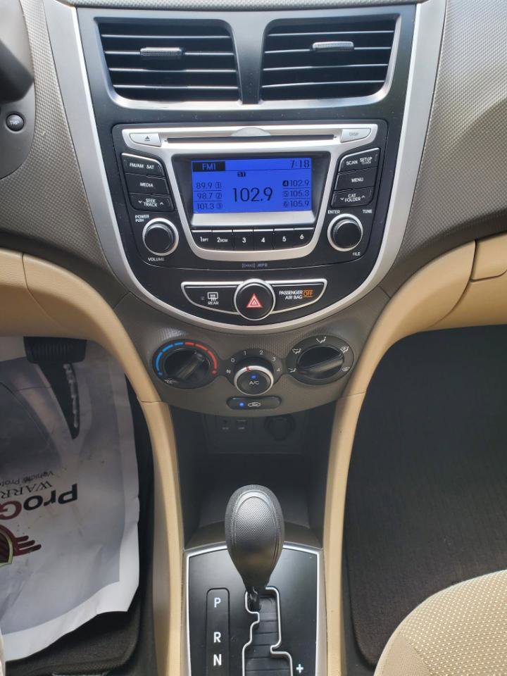 Used 2014 Hyundai Accent GLS image 9