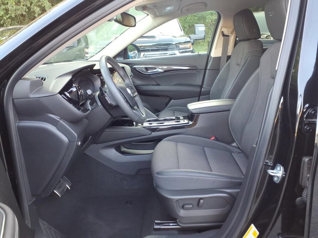 Certified 2023 Buick Envision Preferred w/ Sport Touring Package AWD/4WD image 9