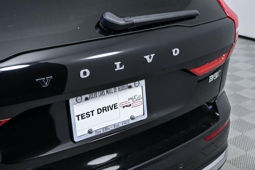 Certified 2023 Volvo XC60 B5 Ultimate AWD/4WD image 37